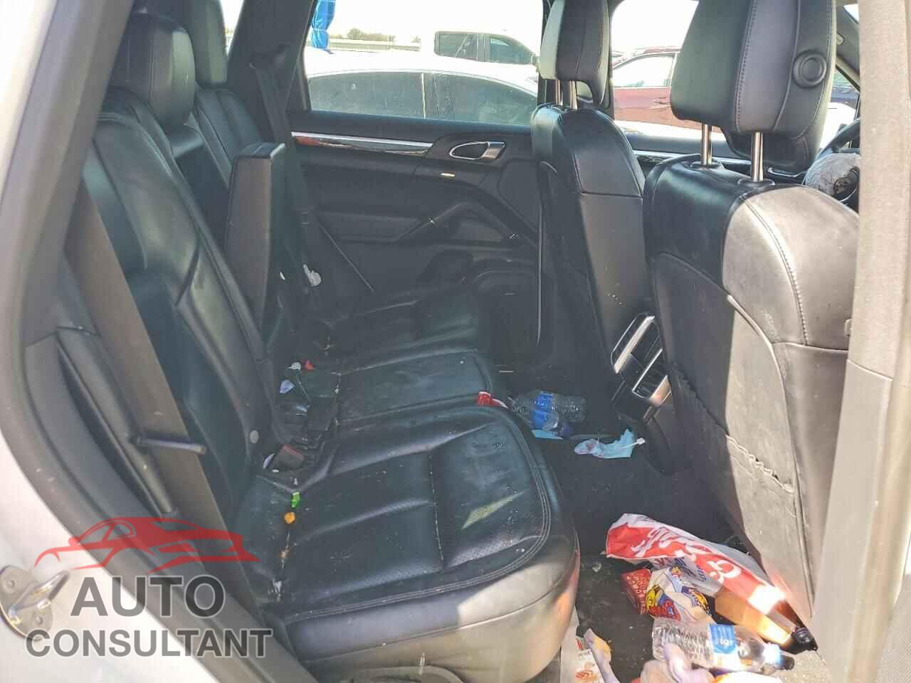 PORSCHE CAYENNE 2017 - WP1AA2A28HKA87626