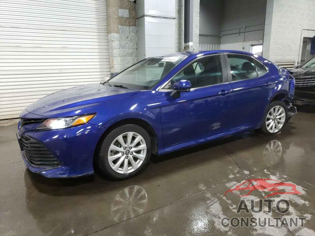 TOYOTA CAMRY 2018 - 4T1B11HK0JU561905
