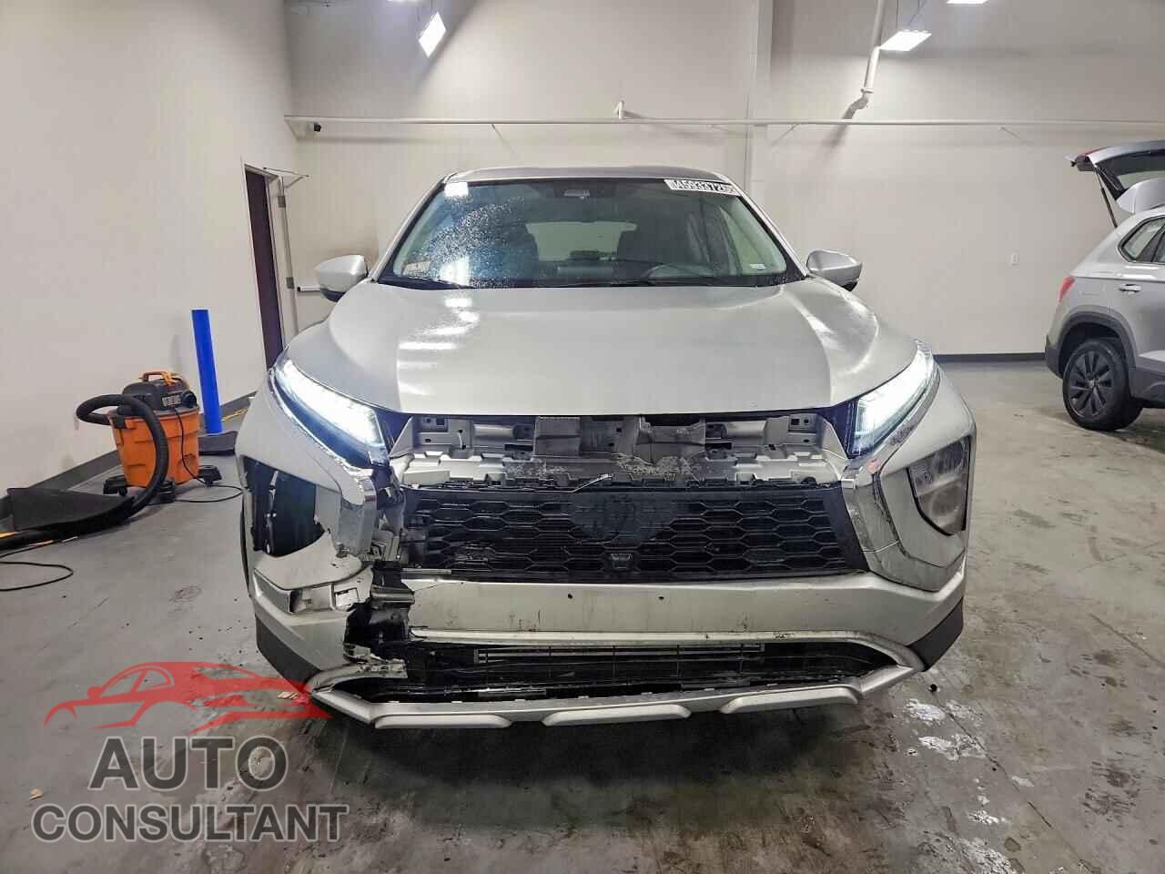 MITSUBISHI ECLIPSE 2024 - JA4ATWAA0RZ035677