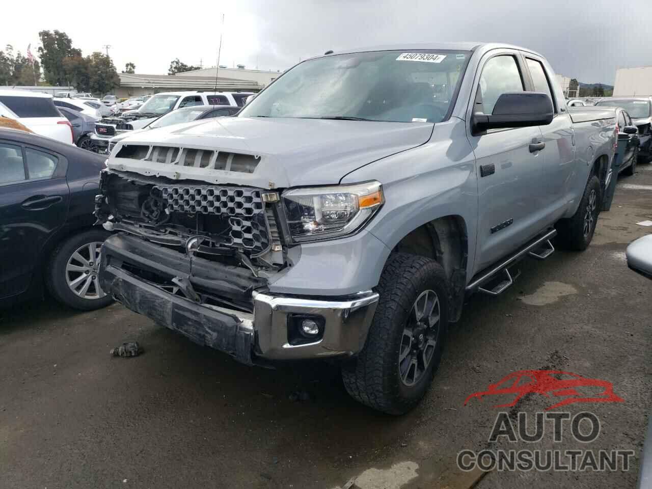 TOYOTA TUNDRA 2018 - 5TFUY5F10JX769839