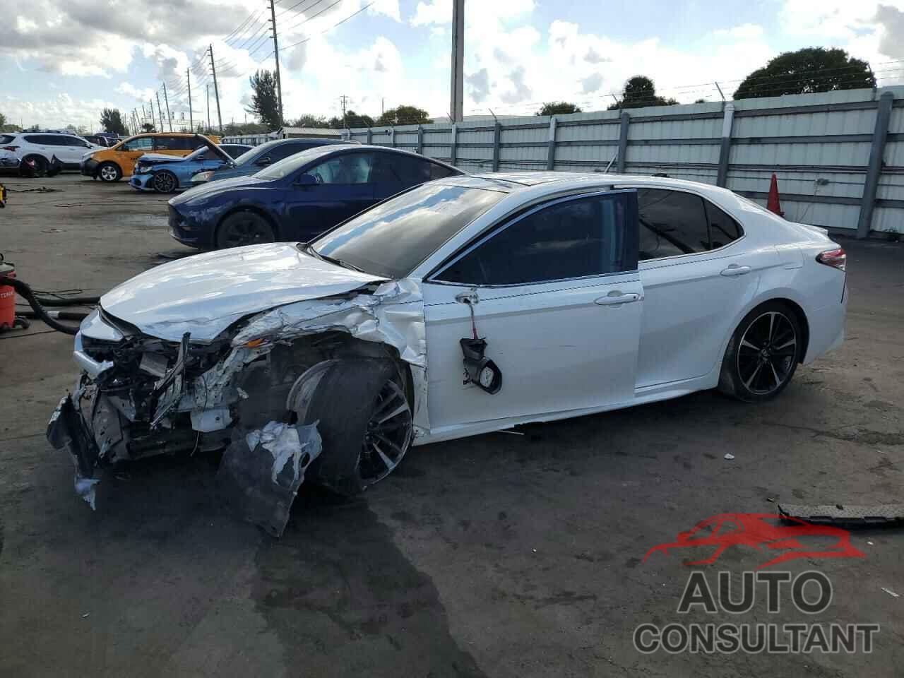 TOYOTA CAMRY 2019 - 4T1BZ1HK0KU028933