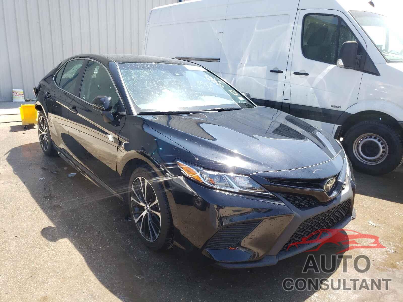 TOYOTA CAMRY 2018 - 4T1B11HK9JU661890