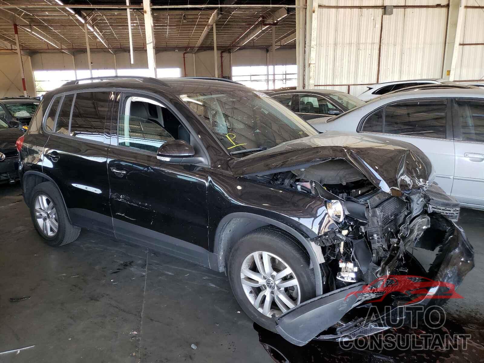 VOLKSWAGEN TIGUAN 2017 - WVGAV7AX8HW501684