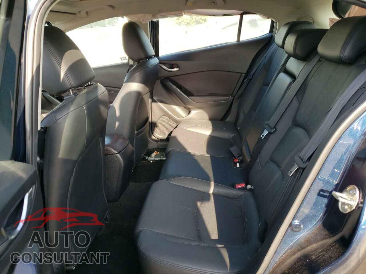 MAZDA 3 2018 - 3MZBN1M37JM176124