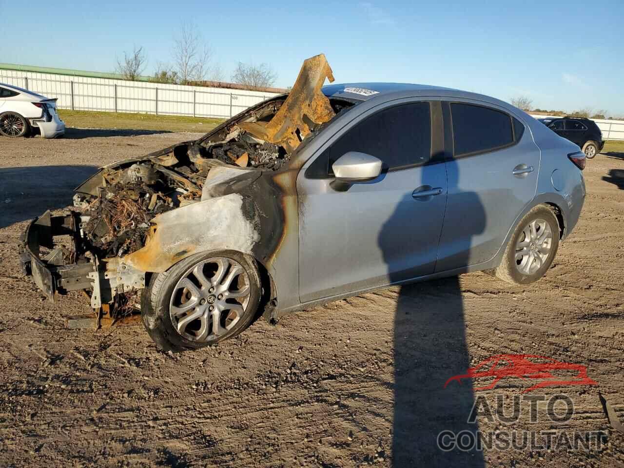 TOYOTA YARIS 2017 - 3MYDLBYV4HY162558