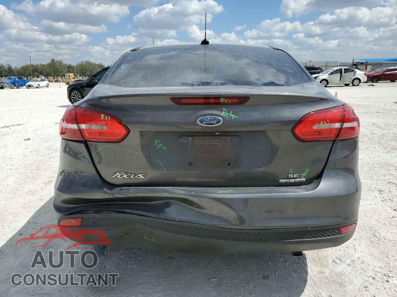 FORD FOCUS 2015 - 1FADP3F20FL345808