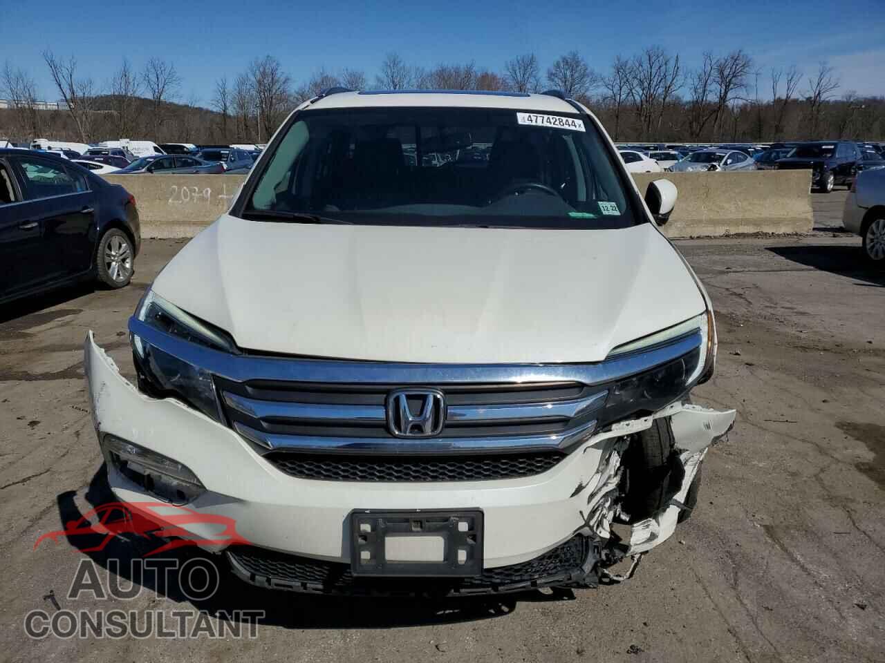 HONDA PILOT 2017 - 5FNYF6H52HB096733