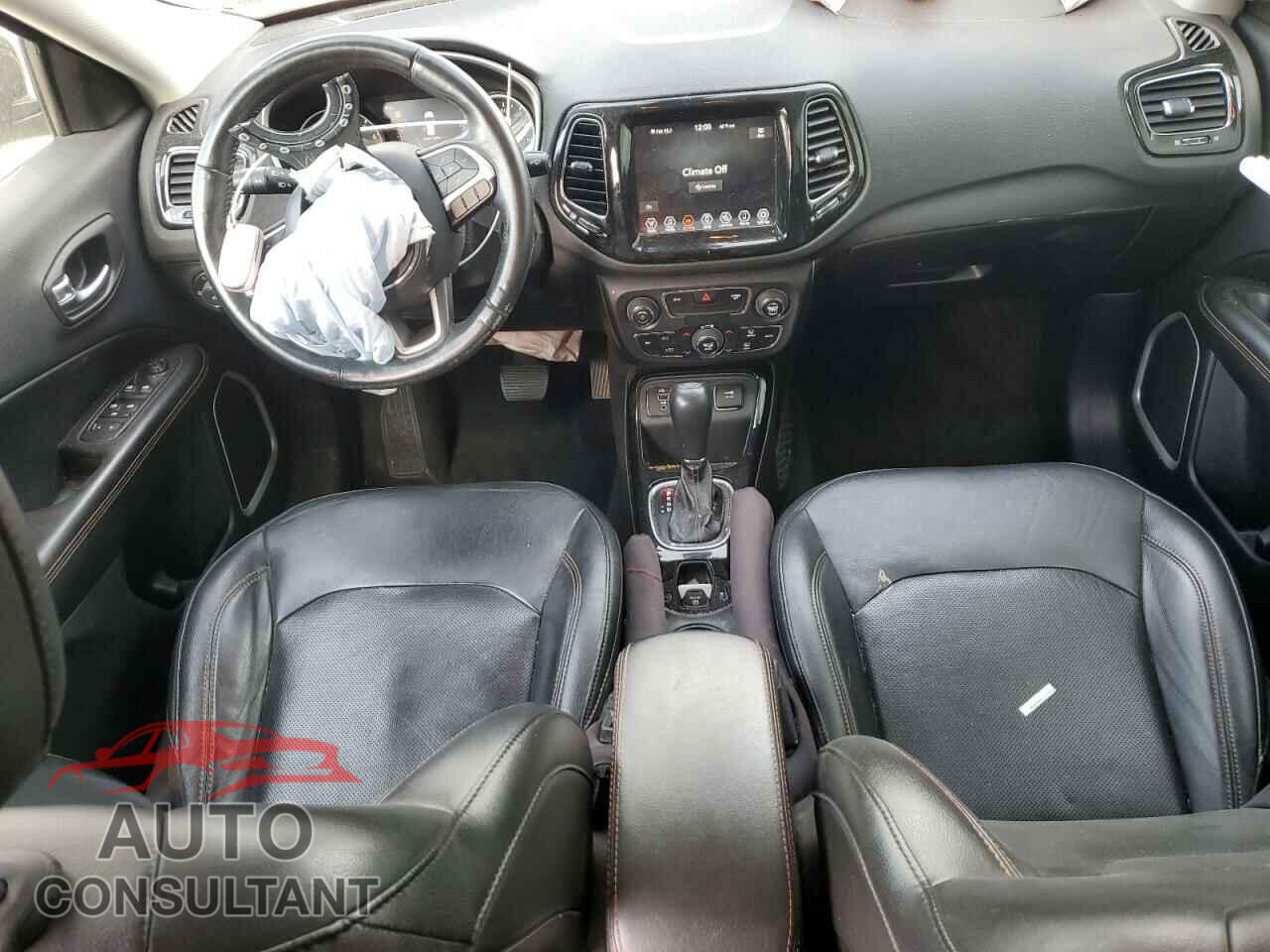 JEEP COMPASS 2019 - 3C4NJCCB7KT676145