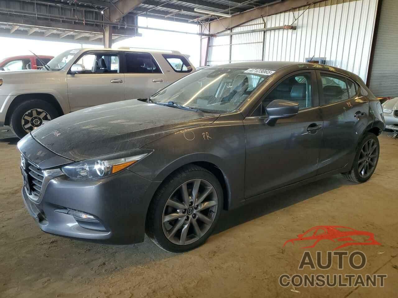 MAZDA 3 2018 - 3MZBN1L37JM221628