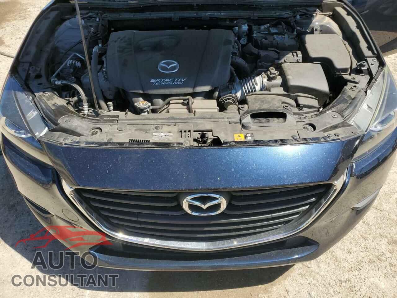 MAZDA 3 2018 - 3MZBN1V33JM247530
