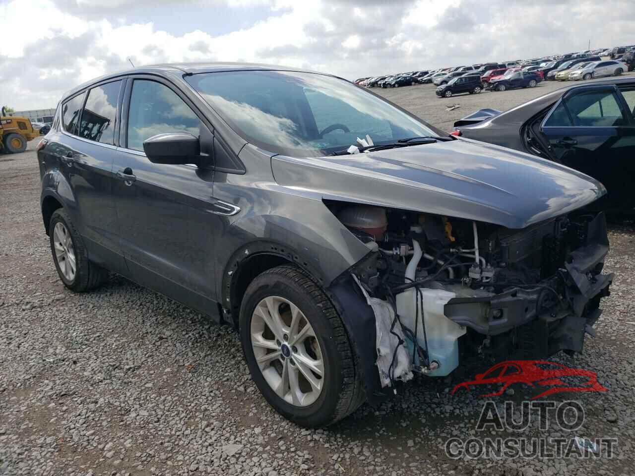 FORD ESCAPE 2017 - 1FMCU0GD4HUE01402
