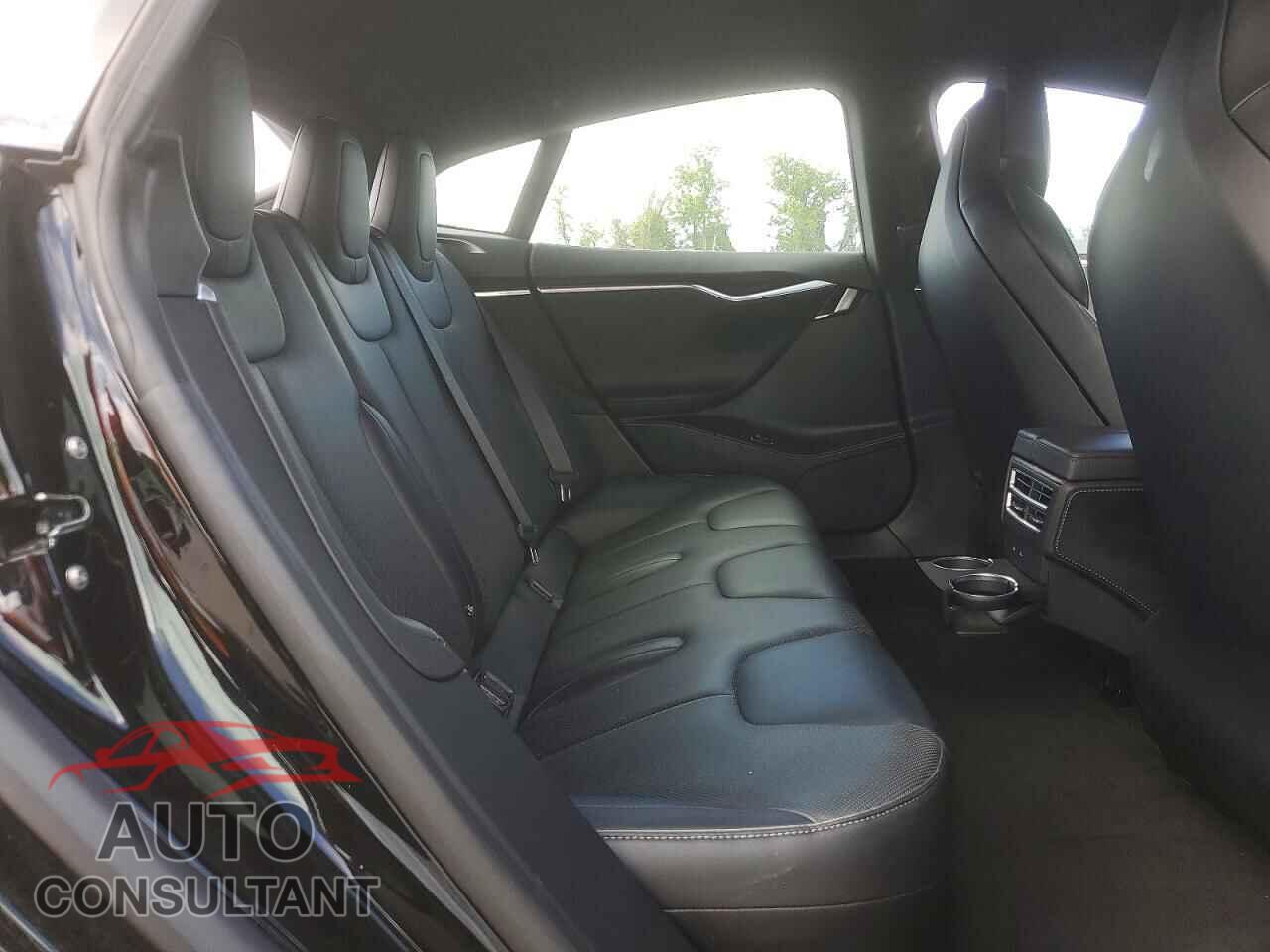 TESLA MODEL S 2017 - 5YJSA1E11HF182012