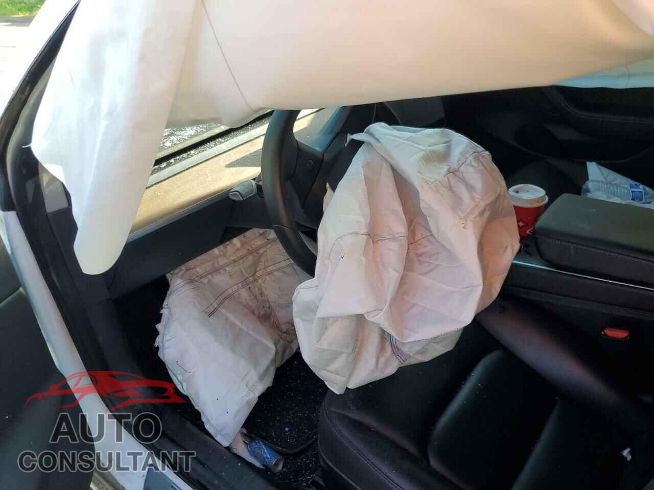 TESLA MODEL 3 2020 - 5YJ3E1EB8LF770323