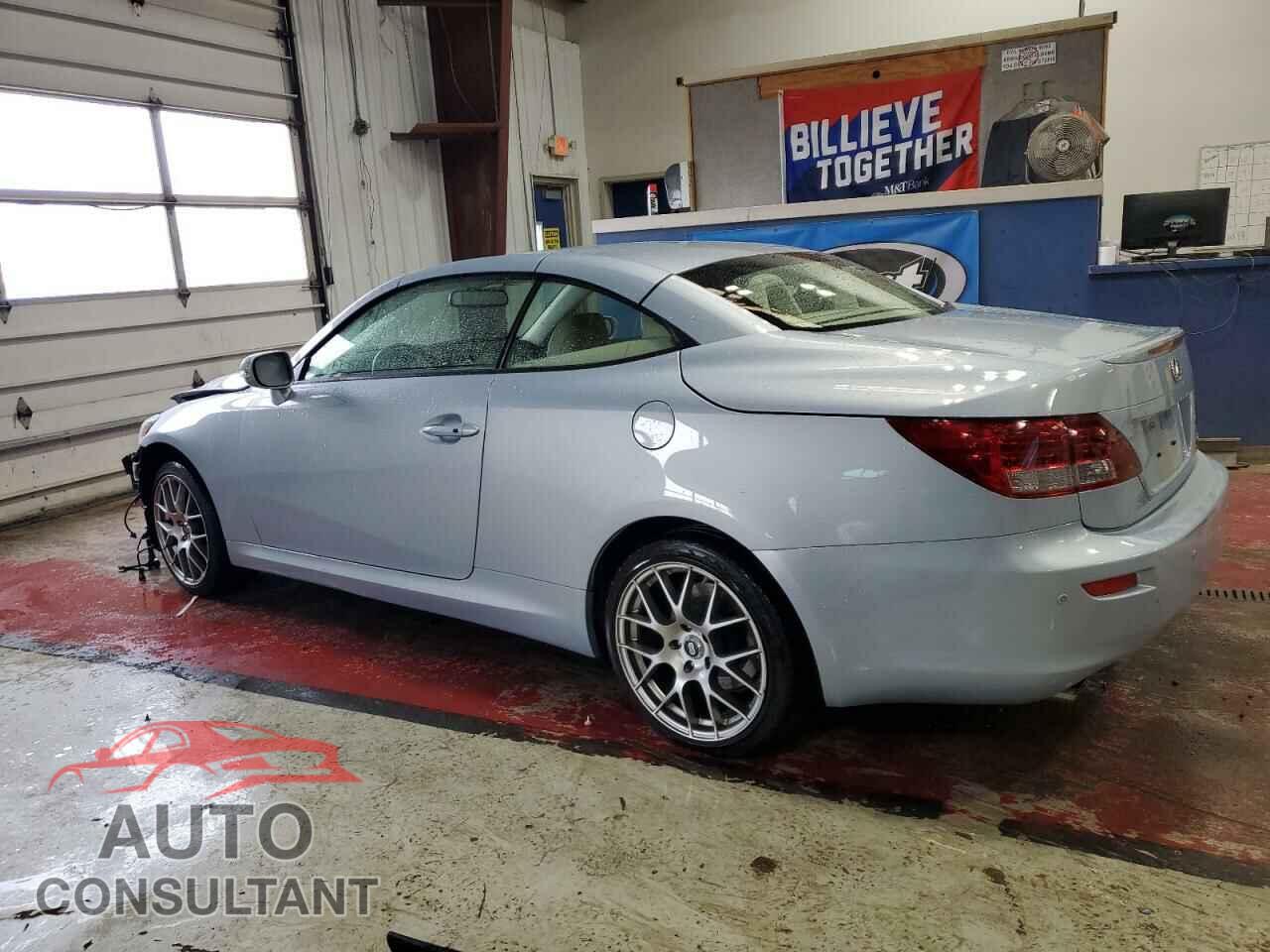 LEXUS IS 2011 - JTHFF2C24B2521178