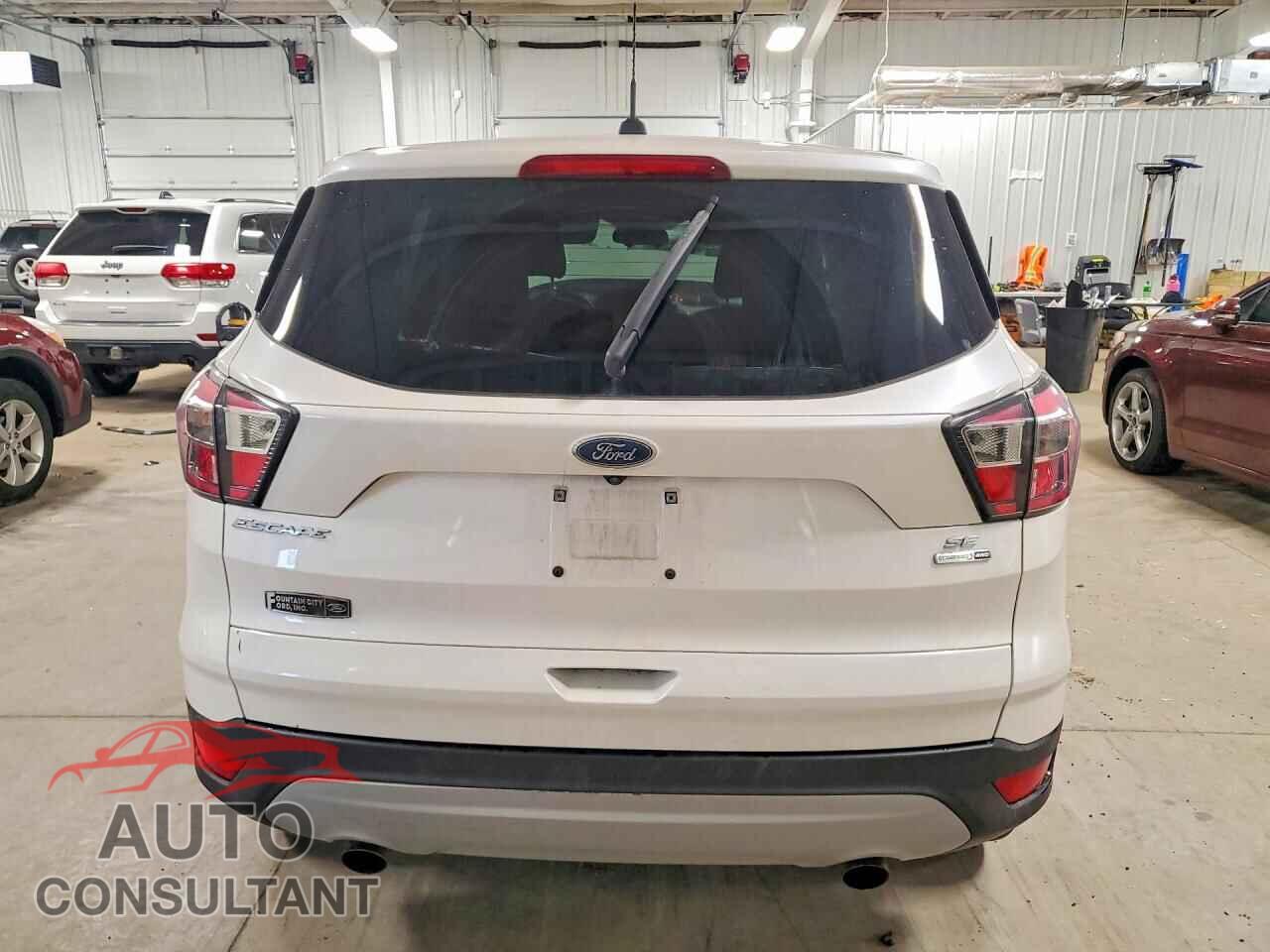 FORD ESCAPE 2017 - 1FMCU9GD1HUB15754