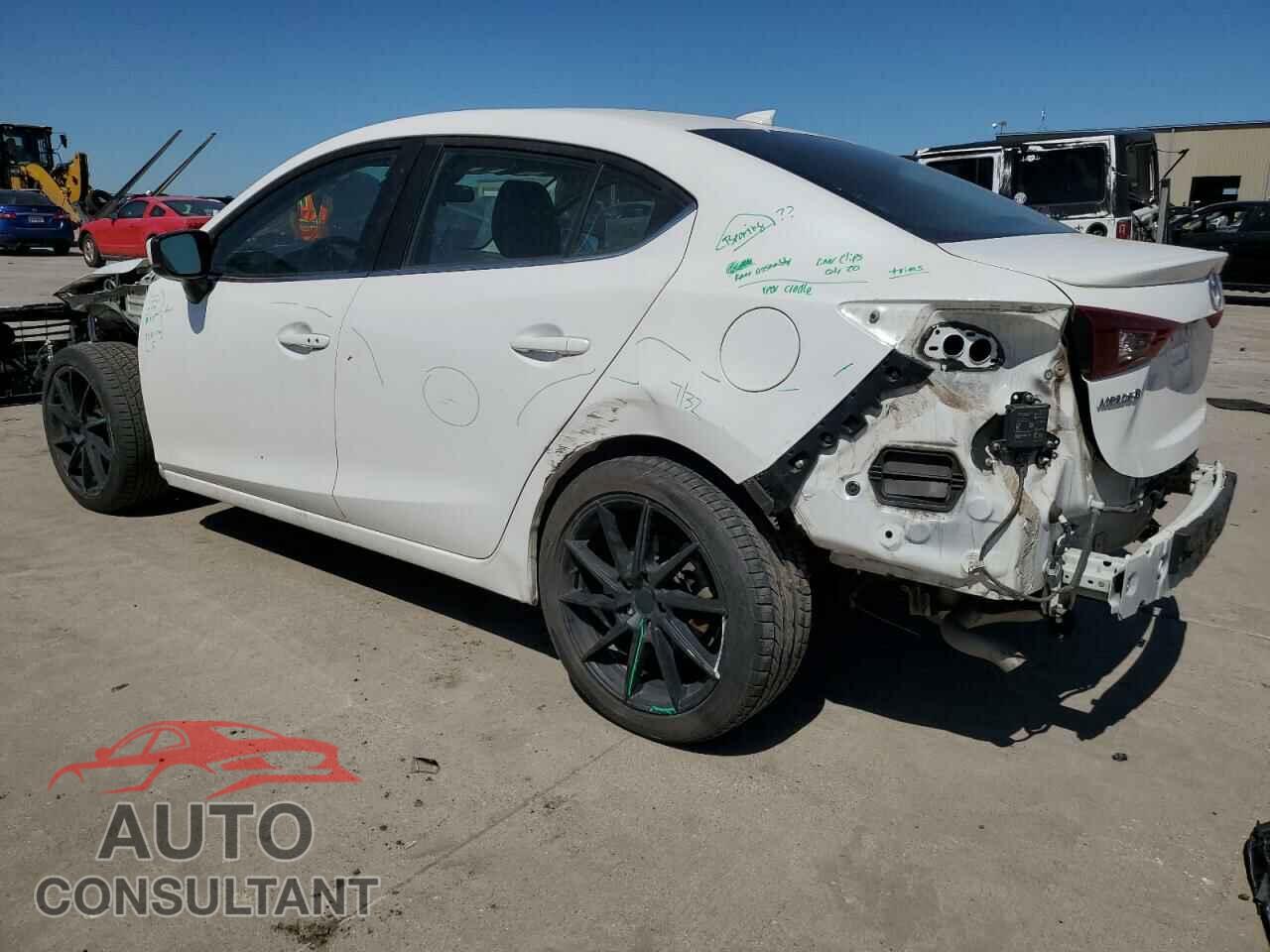 MAZDA 3 2018 - 3MZBN1W3XJM239018