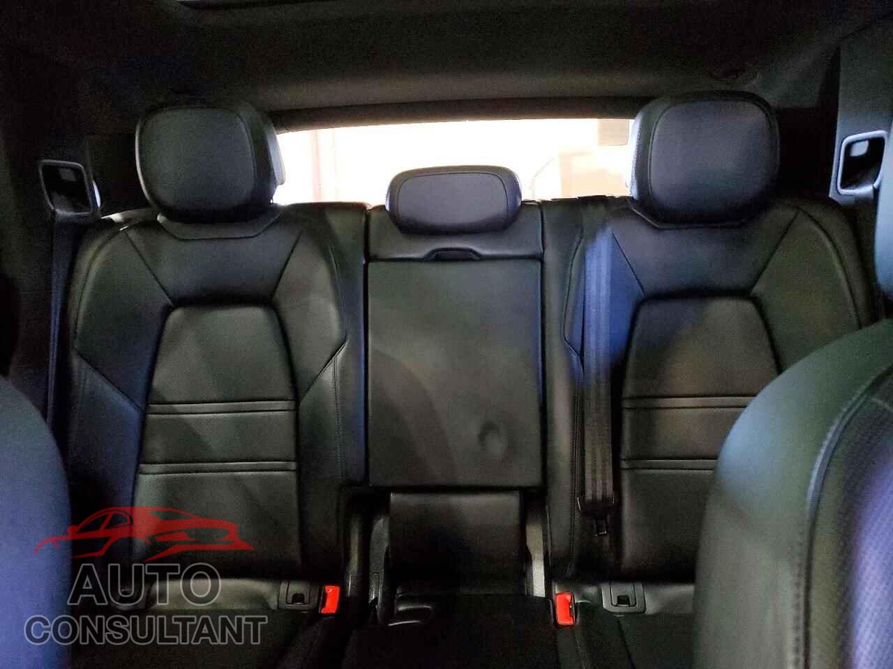 PORSCHE CAYENNE 2019 - WP1AA2AY5KDA09756