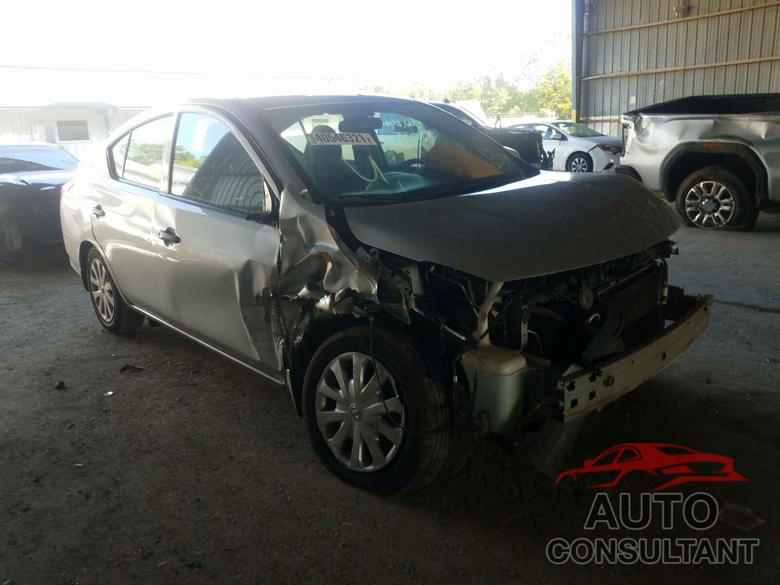 NISSAN VERSA 2018 - 3N1CN7AP8JL815296