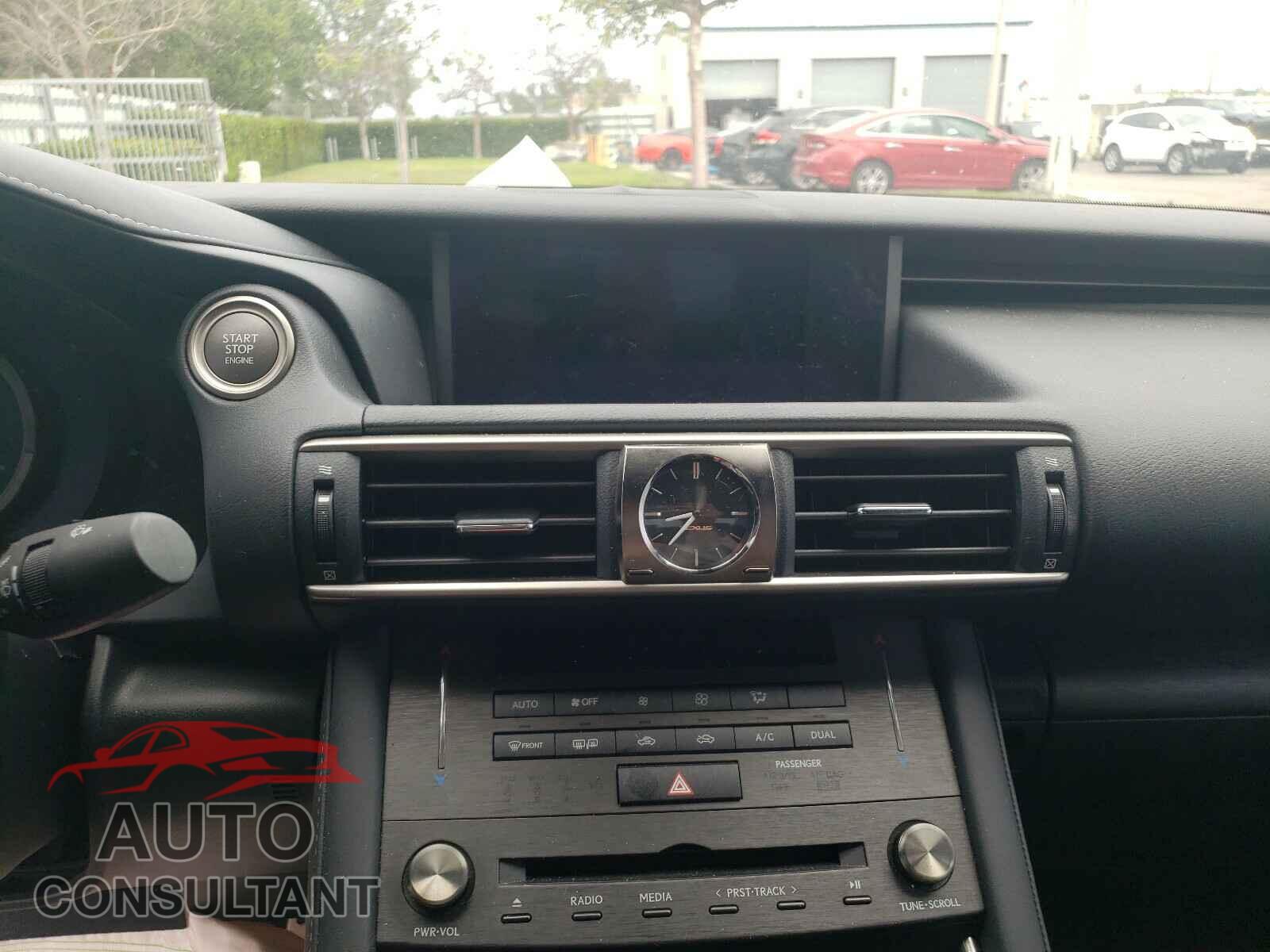LEXUS IS 2019 - JTHBA1D28K5097587
