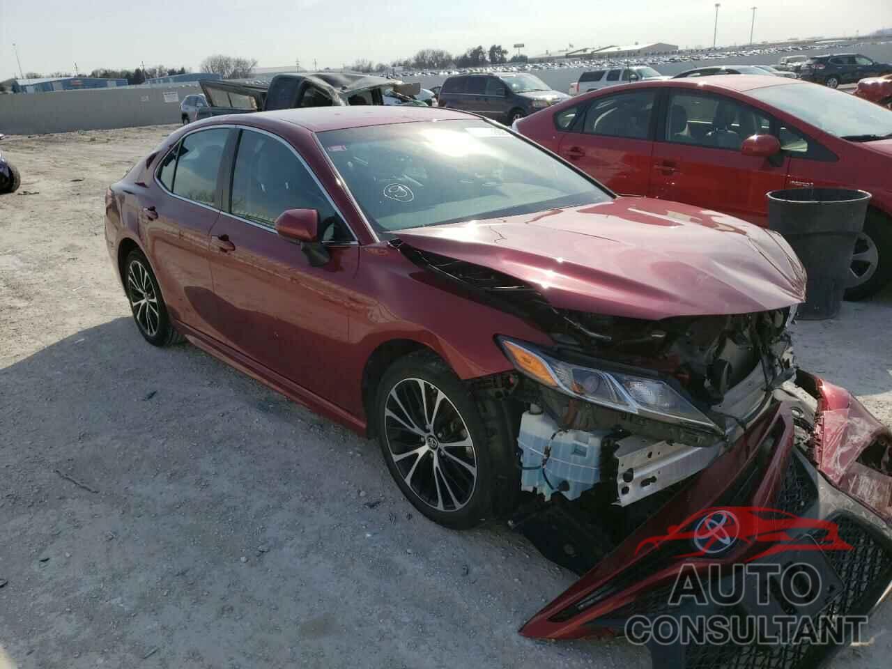 TOYOTA CAMRY 2018 - 4T1B11HK6JU610671