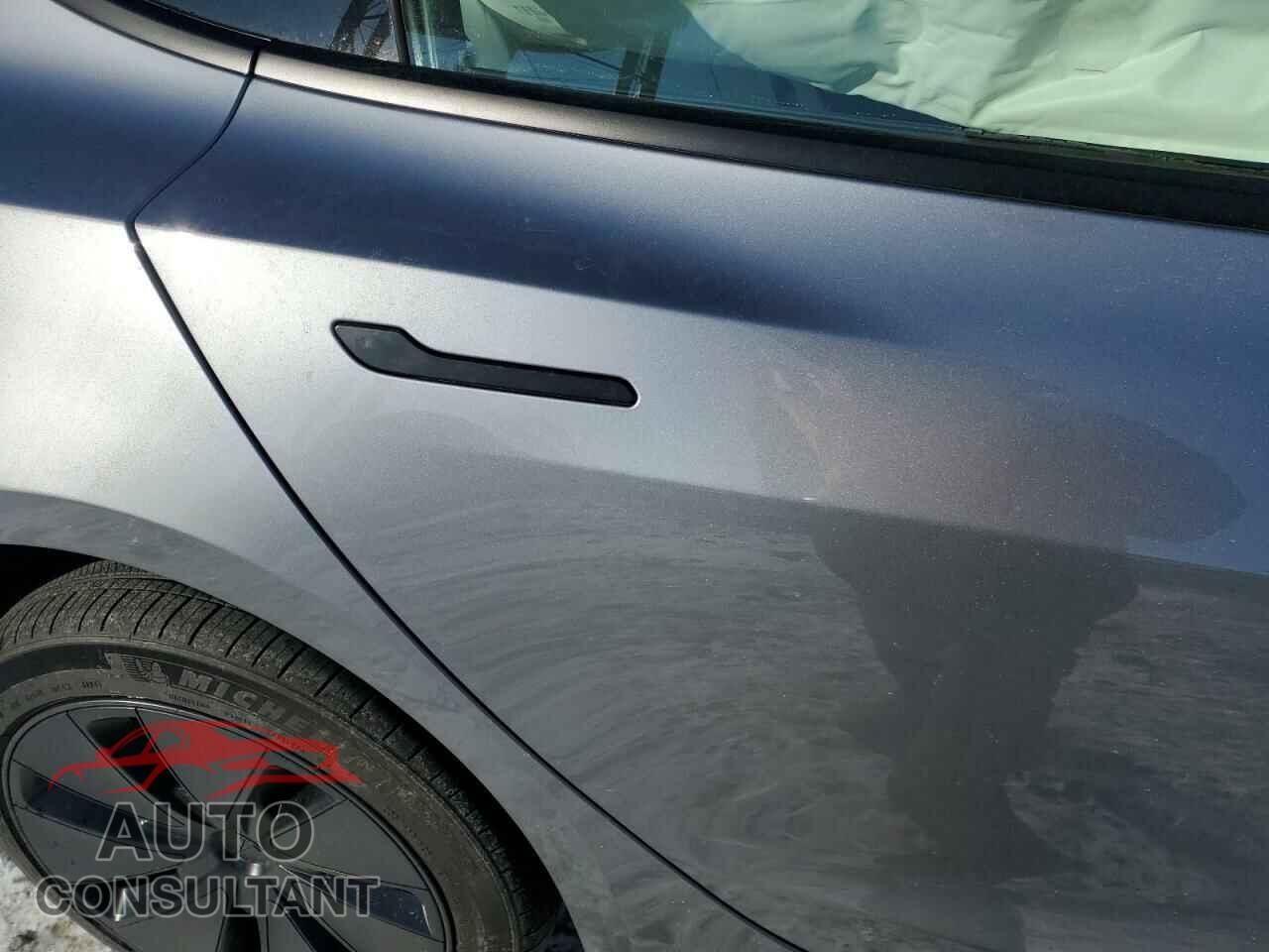 TESLA MODEL 3 2024 - 5YJ3E1EA9RF864579