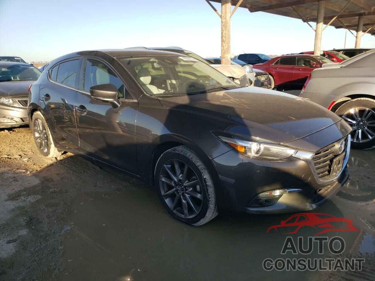 MAZDA 3 2018 - 3MZBN1M30JM161092