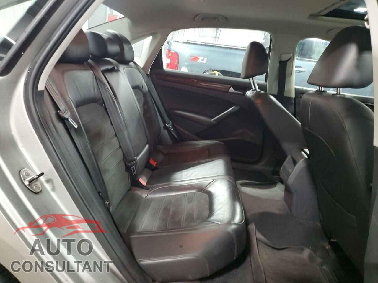 VOLKSWAGEN PASSAT 2012 - 1VWCH7A37CC083918