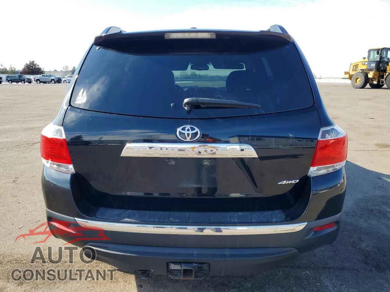 TOYOTA HIGHLANDER 2011 - 5TDBK3EH5BS049861