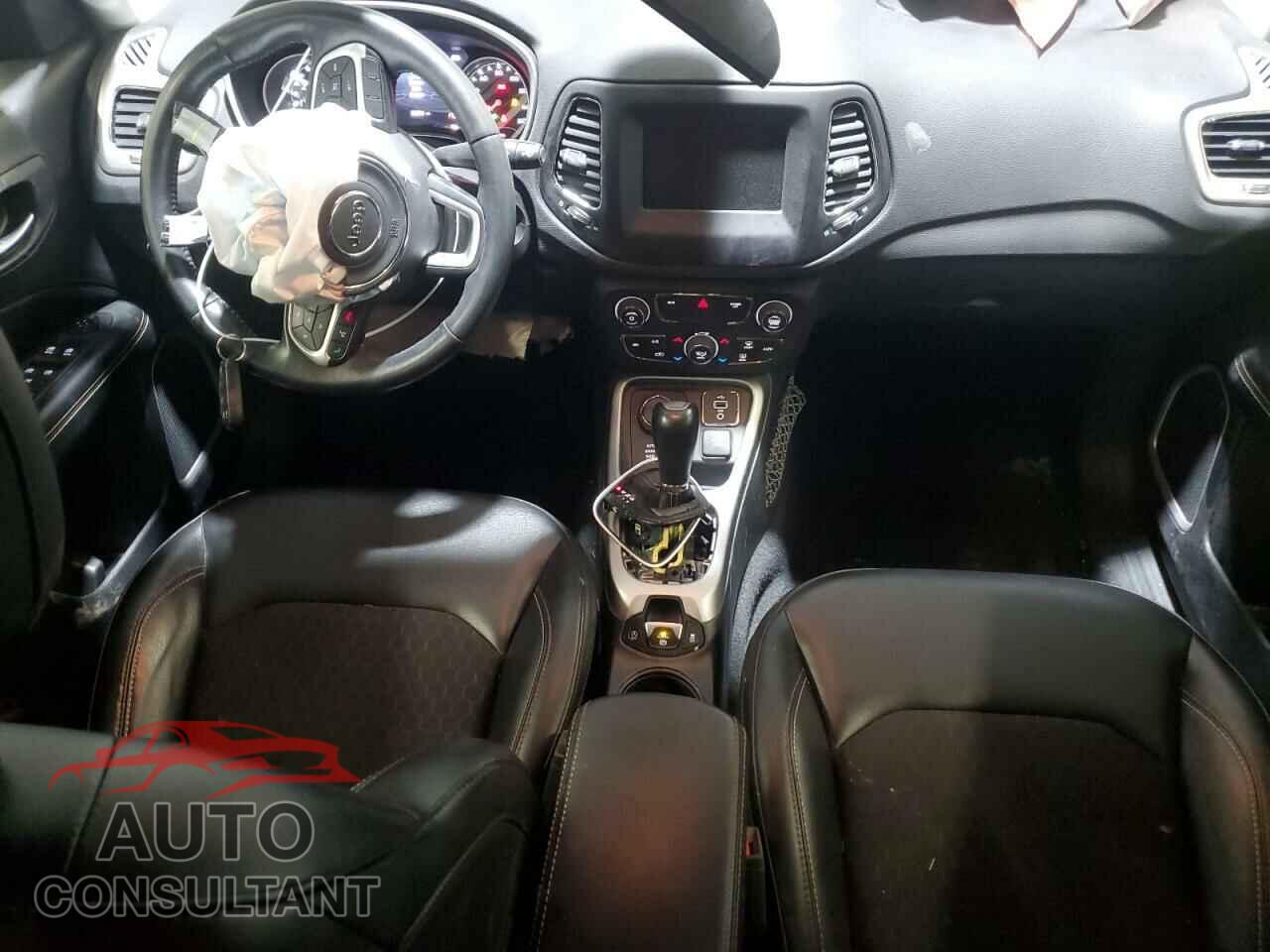 JEEP COMPASS 2018 - 3C4NJDBB0JT349561