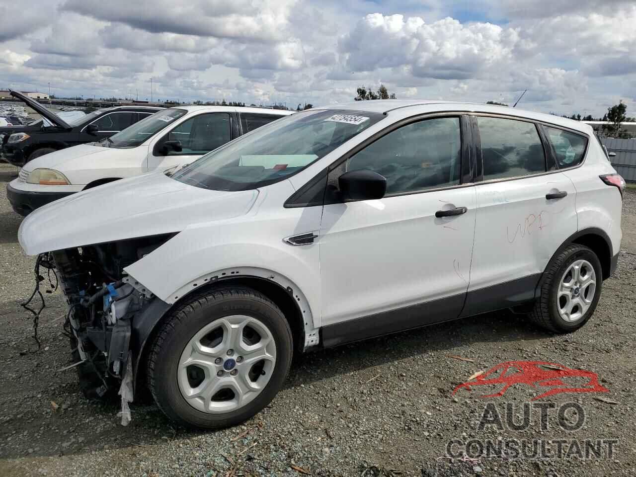 FORD ESCAPE 2018 - 1FMCU0F71JUB14715