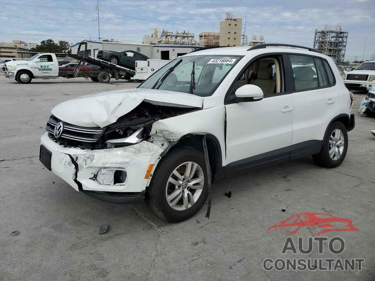 VOLKSWAGEN TIGUAN 2017 - WVGBV7AX6HW501476