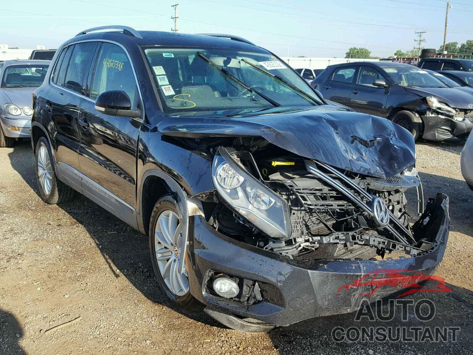 VOLKSWAGEN TIGUAN S 2015 - WVGBV7AX2FW566855