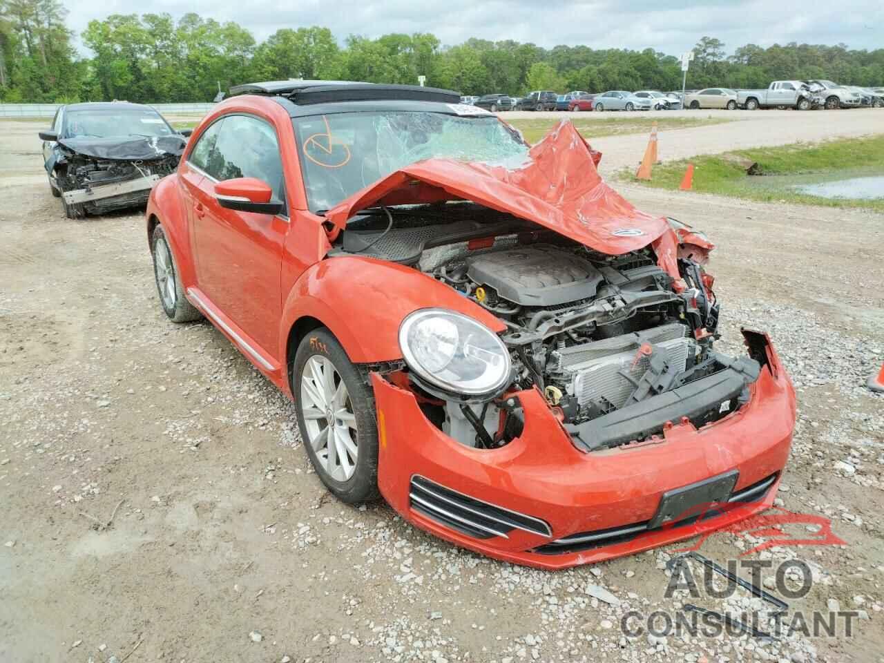 VOLKSWAGEN BEETLE 2019 - 3VWJD7ATXKM717805