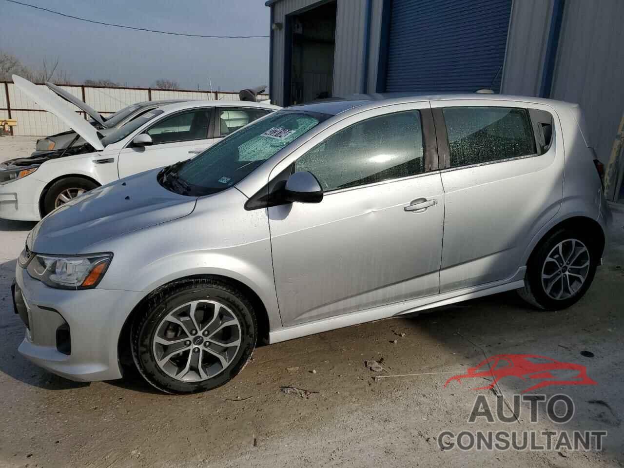 CHEVROLET SONIC 2018 - 1G1JD6SH9J4107274