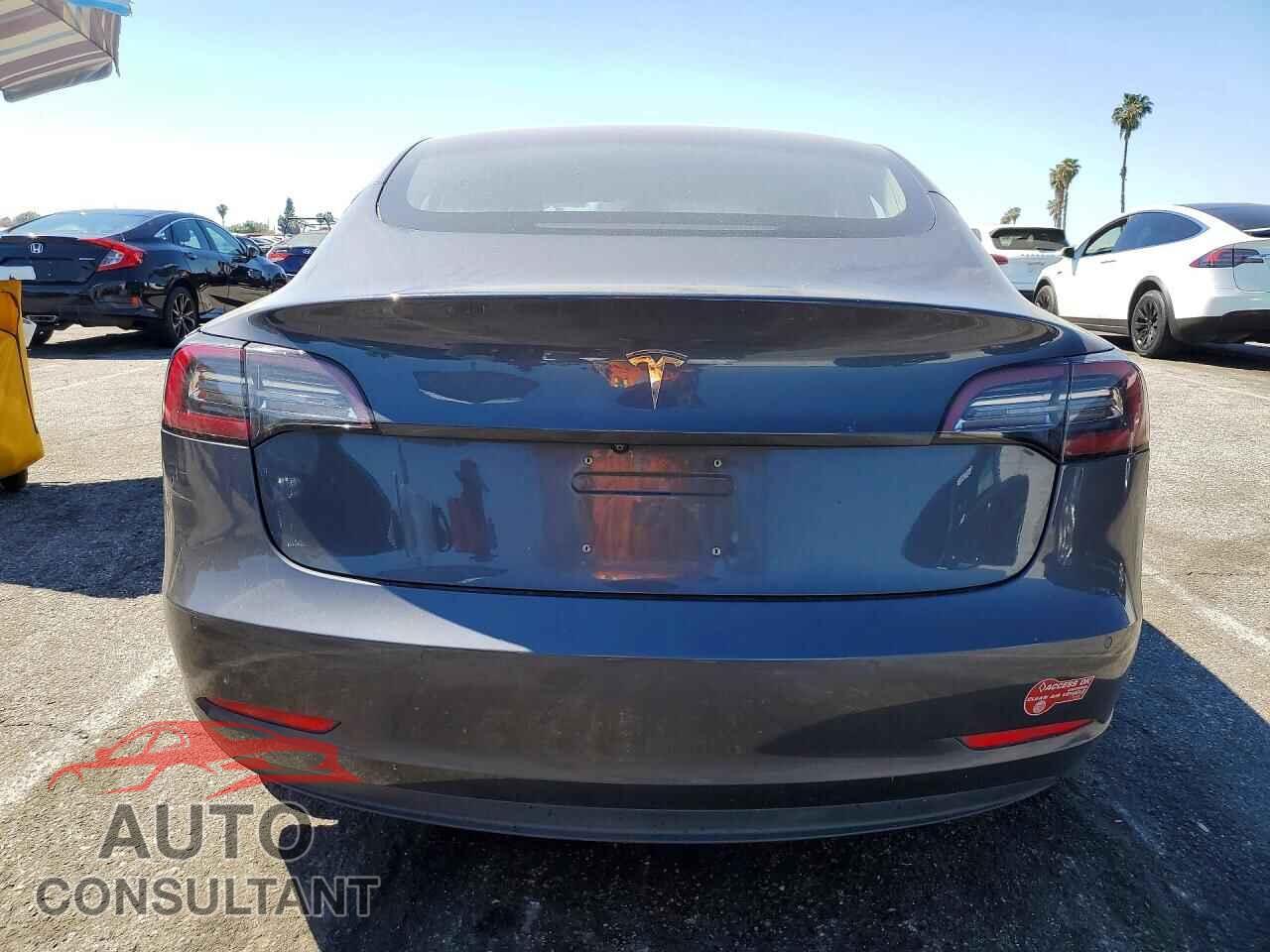 TESLA MODEL 3 2018 - 5YJ3E1EA4JF028103