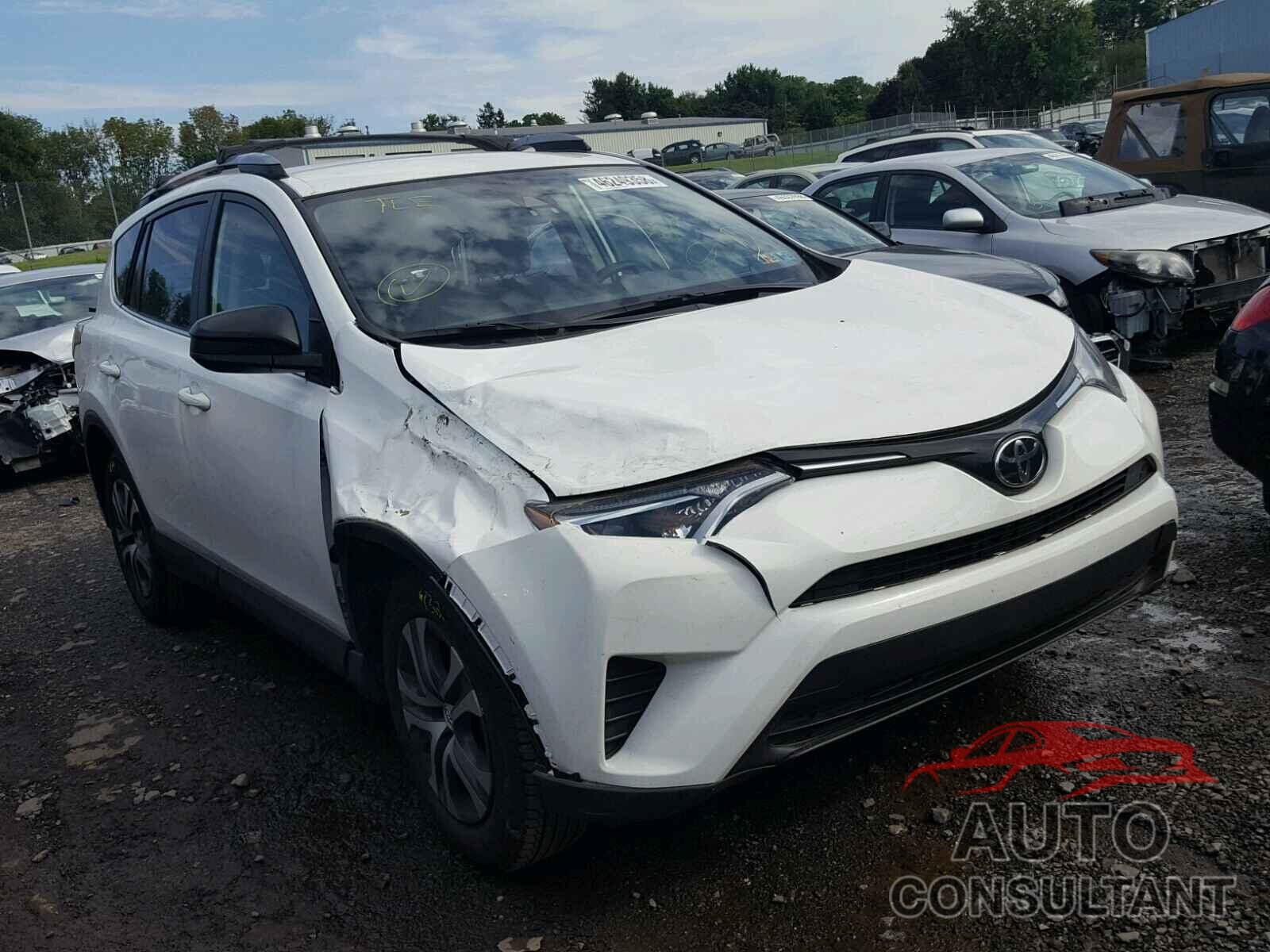 TOYOTA RAV4 LE 2017 - JTMBFREV3HD209219