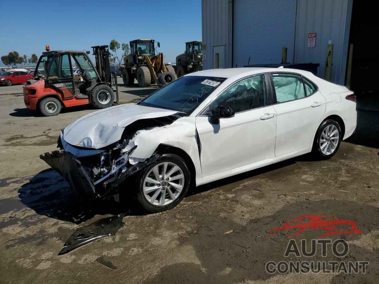 TOYOTA CAMRY 2022 - 4T1C11AK4NU031182