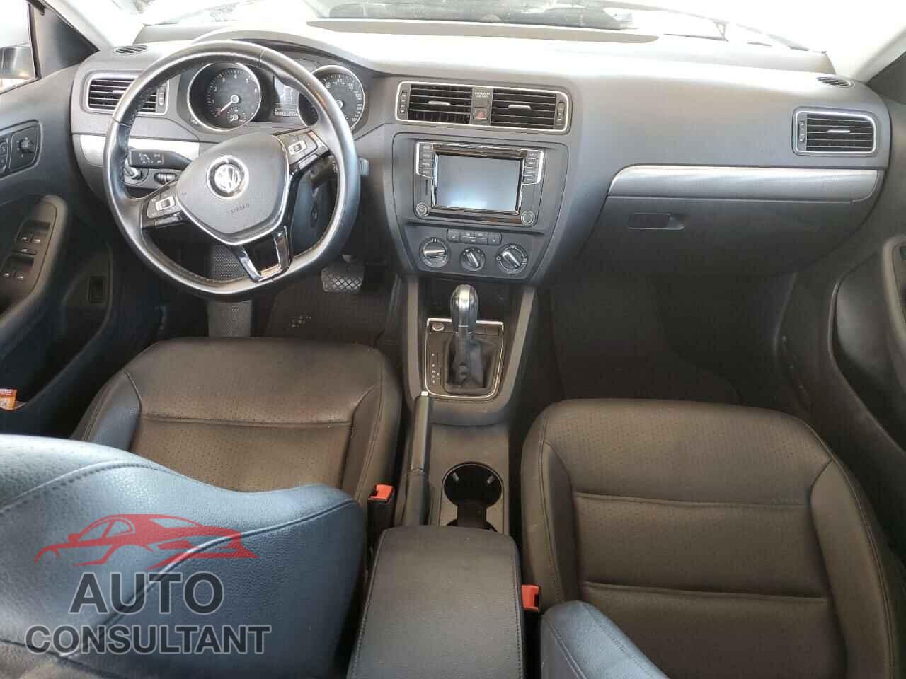VOLKSWAGEN JETTA 2017 - 3VWDB7AJ1HM254253