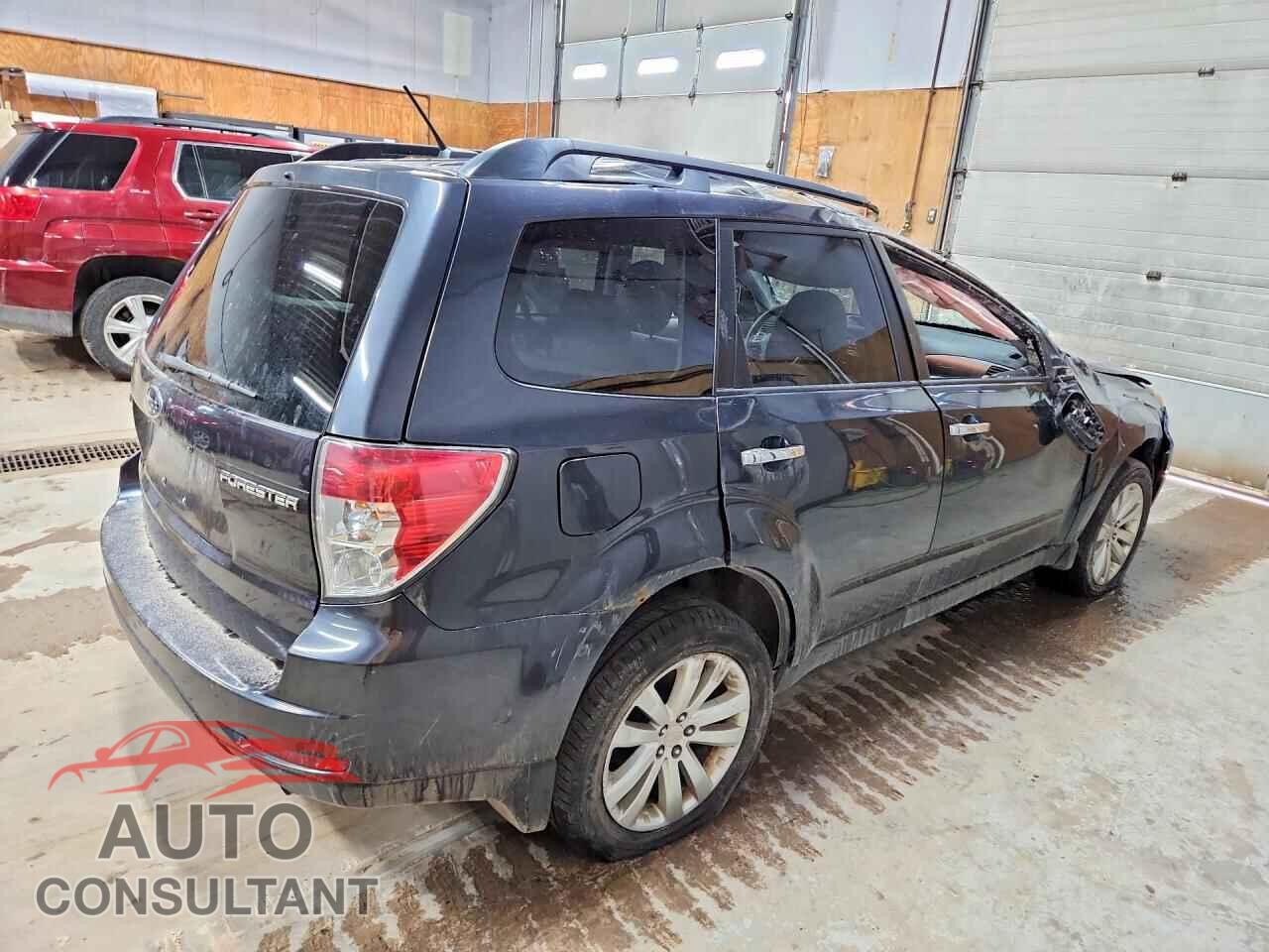 SUBARU FORESTER 2011 - JF2SHBDC8BH768638