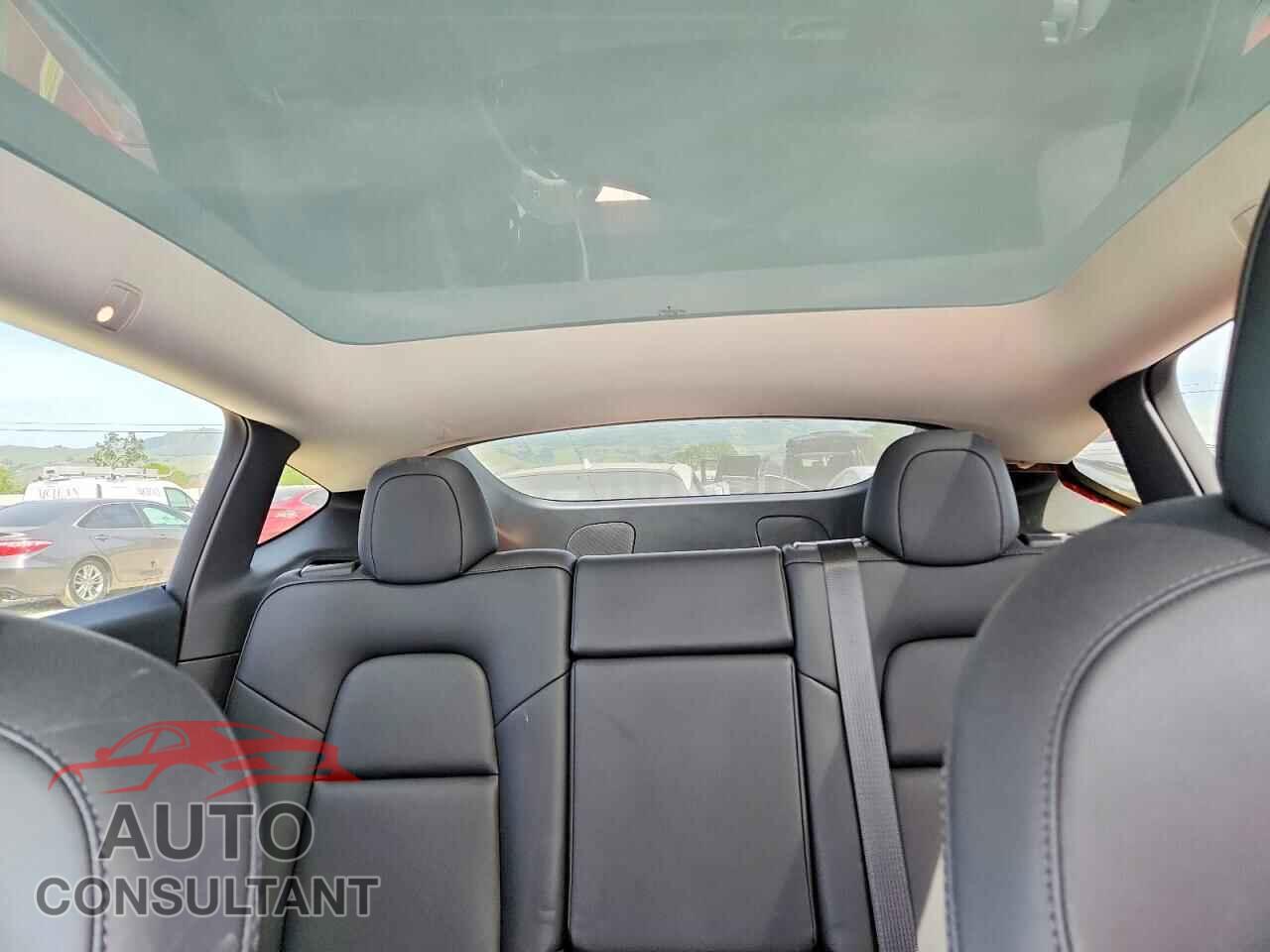 TESLA MODEL Y 2022 - 7SAYGDEE8NF560726