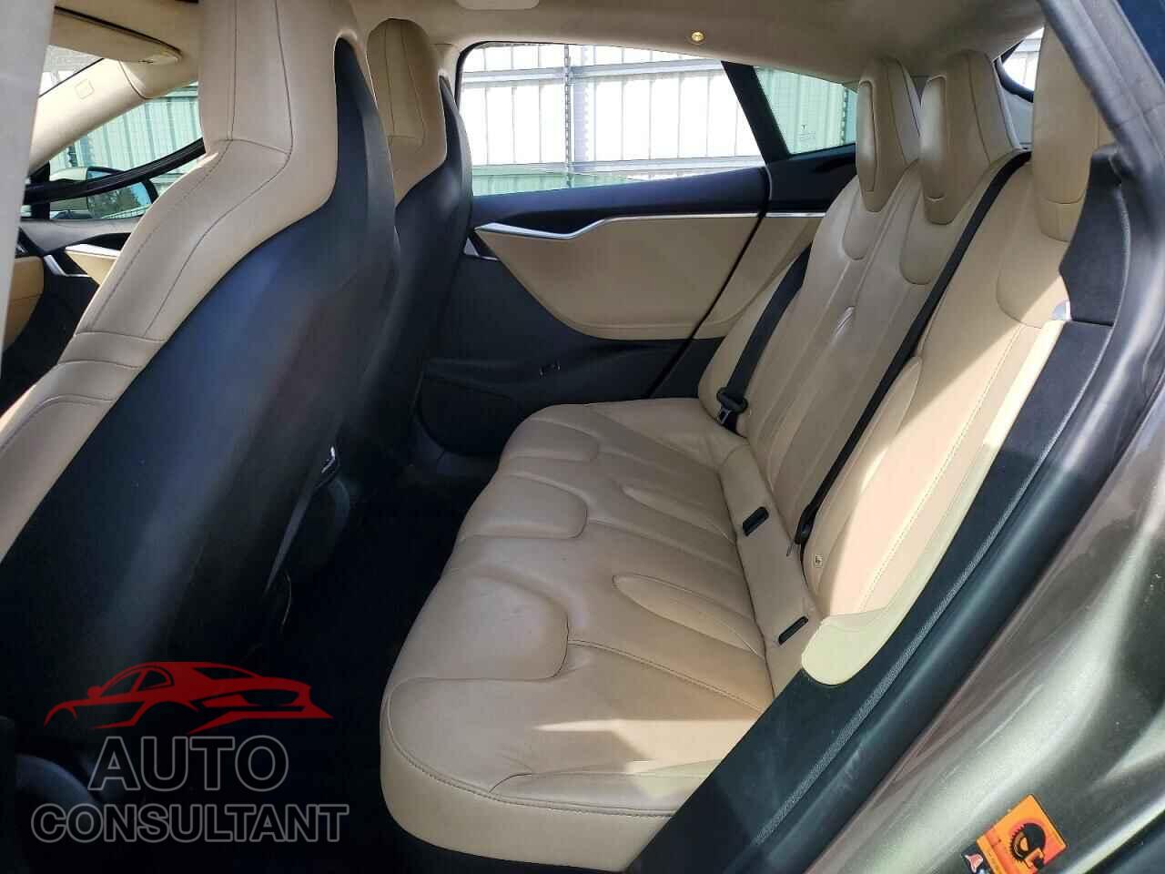TESLA MODEL S 2015 - 5YJSA1E18FF104131