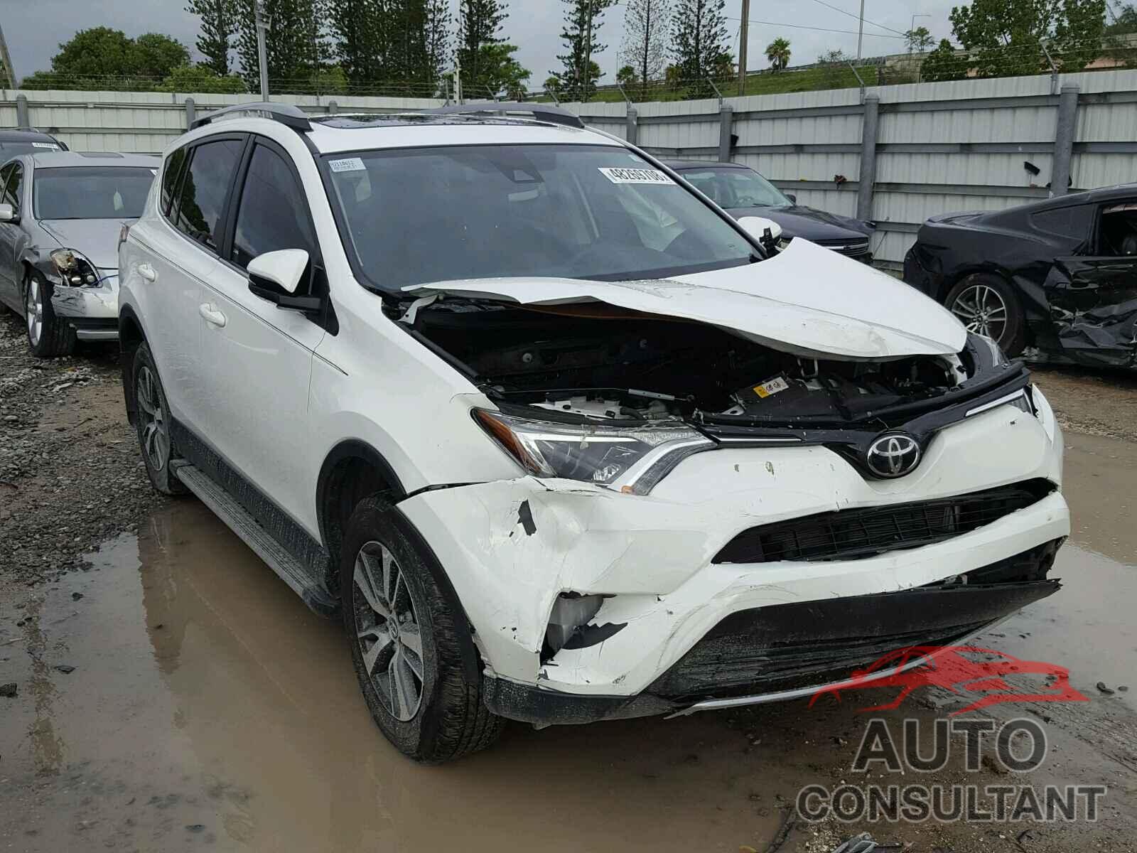 TOYOTA RAV4 XLE 2017 - JTMWFREVXHJ110612