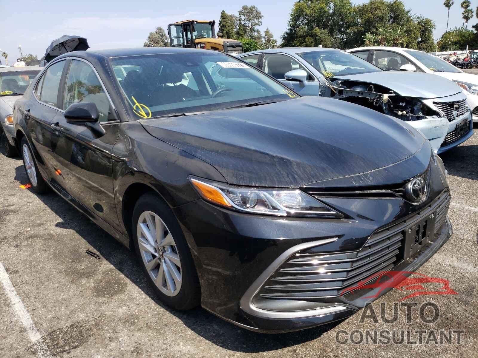 TOYOTA CAMRY 2021 - 4T1C11AK7MU429002