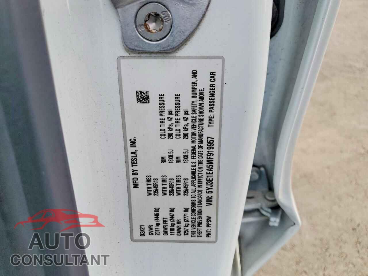 TESLA MODEL 3 2021 - 5YJ3E1EA5MF919957