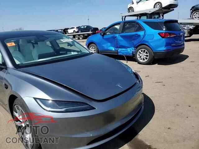TESLA MODEL 3 2025 - 5YJ3E1EA3SF048585