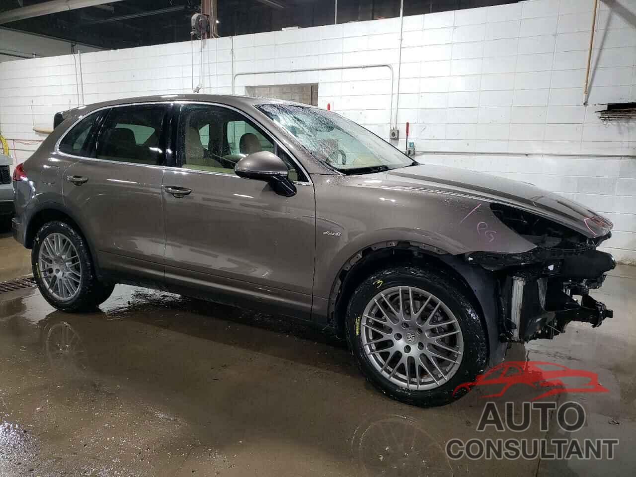 PORSCHE CAYENNE 2016 - WP1AF2A28GKA42475
