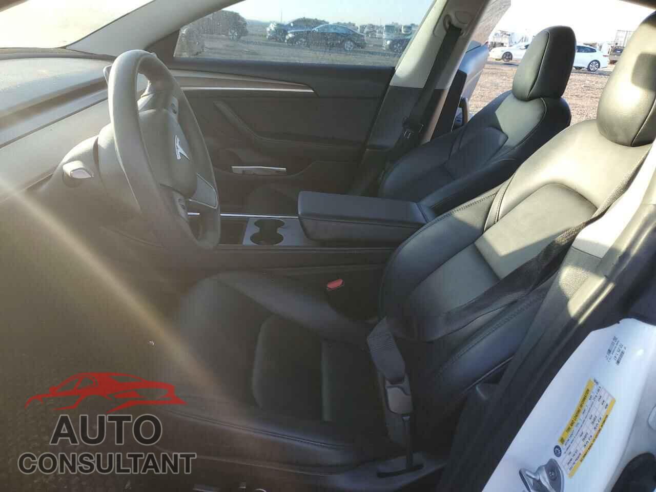 TESLA MODEL 3 2021 - 5YJ3E1EA9MF100403