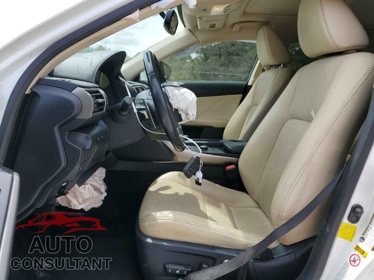 LEXUS IS 2016 - JTHBA1D24G5018004
