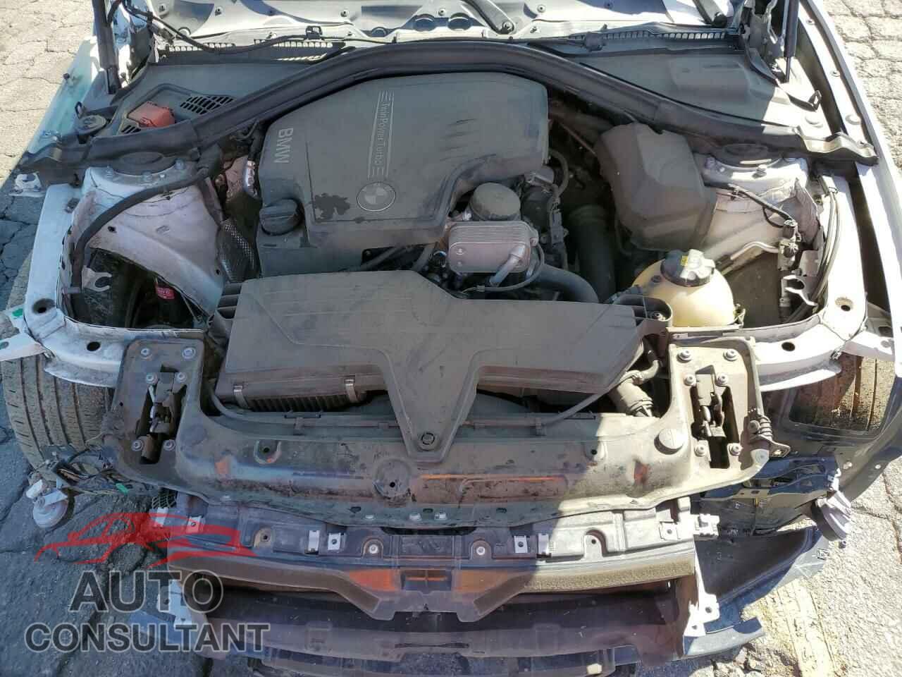 BMW 3 SERIES 2016 - WBA8E1G53GNU10636