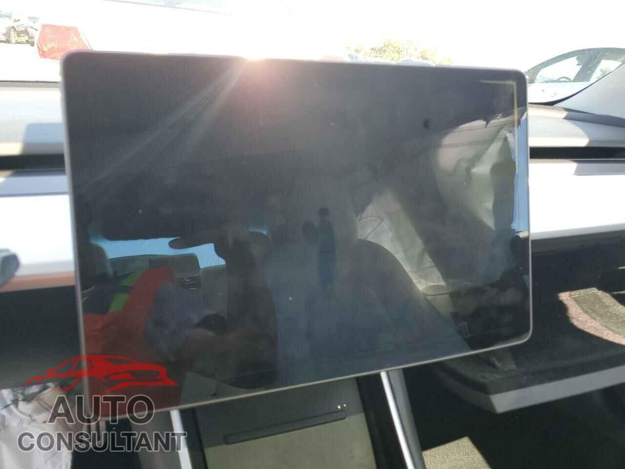 TESLA MODEL 3 2018 - 5YJ3E1EB7JF080799